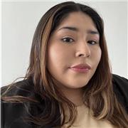 Profesora de diseño gráfico y contenido en redes. Graduada de la universidad de lima